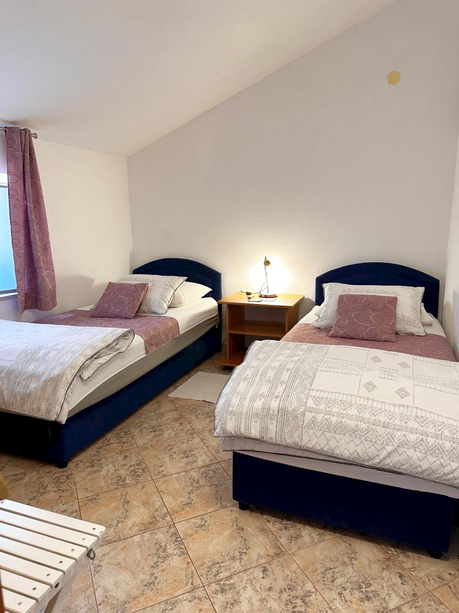 Apartments Grgic Zrnovo Eksteriør bilde